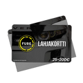 Musta Fure-lahjakortti autonpesukuvalla ja keltaisella logolla, aseteltuna harmaan kirjekuoren päälle mustalla taustalla.